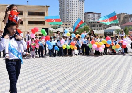 Bu gün məktəblərdə "Son zəng"dir