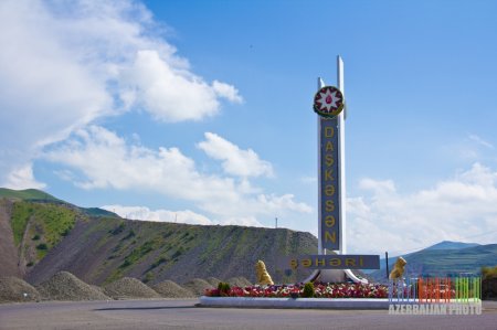 "Əksinə, məni hədələyir ki, oğlunun şəhidlik statusunu ləğv etdirərəm" - Şəhid Ailəsi BAŞÇININ HƏDƏFİNDƏ