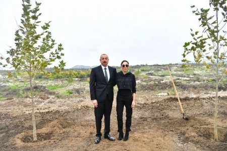 Prezident xanımı ilə Zəngilana gedib