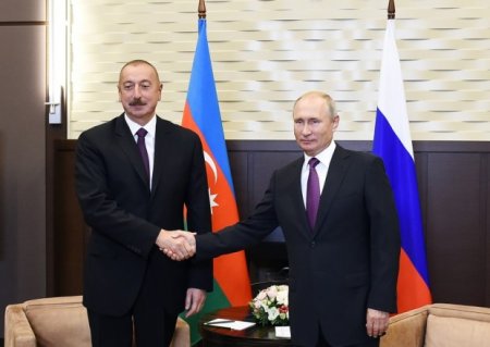 İlham Əliyev və Putin arasında ikitərəfli görüş başladı